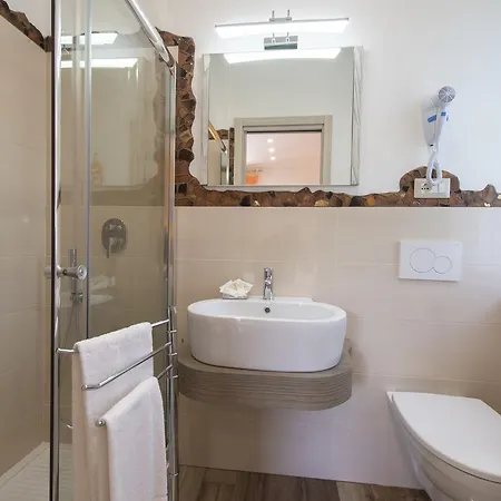 Il Girasole לינה וארוחת בוקר 4*