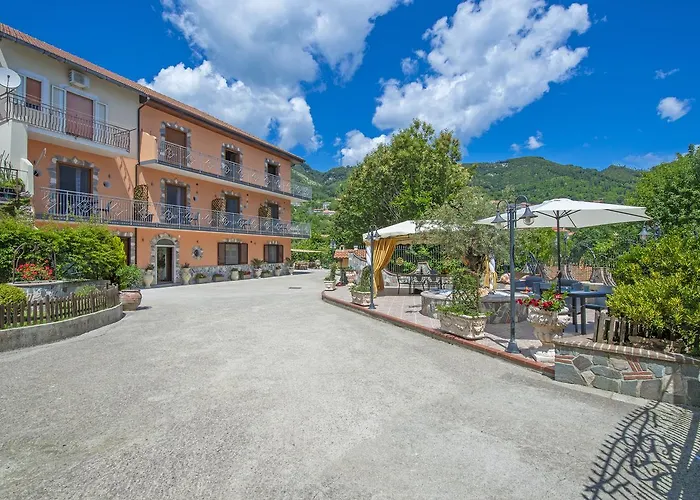 فندق مبيت وإفطار Il Girasole أَجيرولا